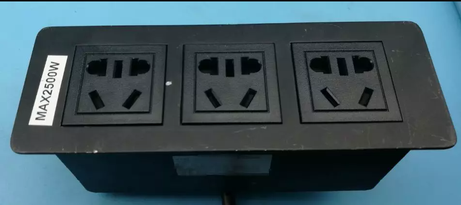 奶嘴端子在延長線插座實(shí)際應(yīng)用