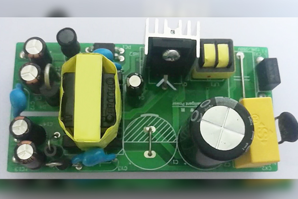 開關電源中變壓器初、次級線圏之間的屏蔽層脈沖騷擾的失效分析